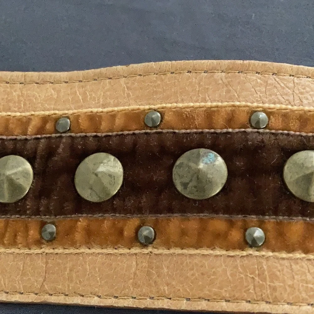 Retro studded belt